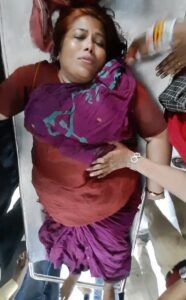 পুলিশের গুলিতে আহত বাংলাদেশের শ্রেষ্ঠ প্রাথমিক সহকারী শিক্ষিকা খায়রুন নাহার লিপিকে ঢাকা মেডিক্যলে ভর্তি