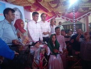পঞ্চগড়ে জেলা পরিষদের উদ্যোগে দোয়া উপকরণ বিতরণ