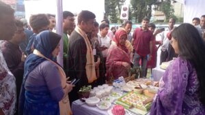 পঞ্চগড়ে বাবুই নারী উদ্যোক্তা হাটের উদ্বোধন ও নারী উদ্যোক্তাদের দেশীয় পণ্যের স্টল।
